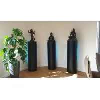 circular plinth black