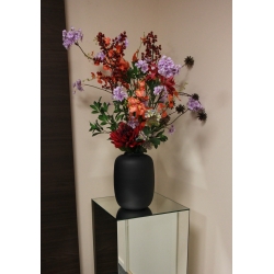 Mirrored plinth glass