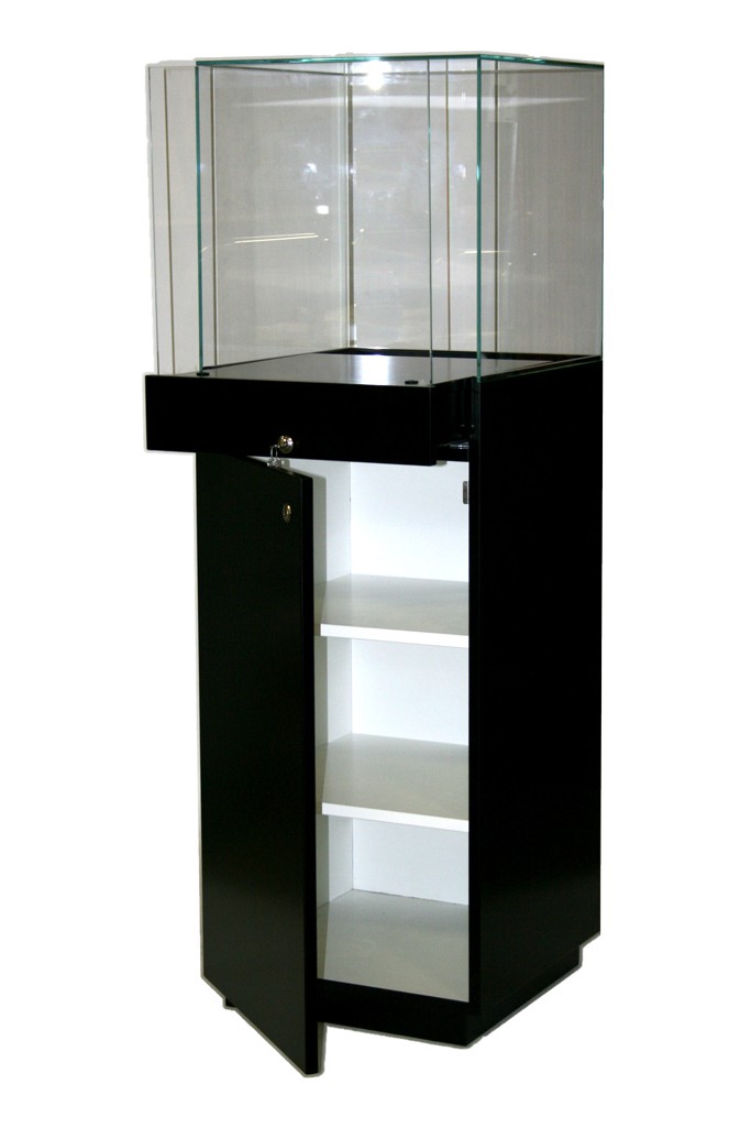 Showcase plinth black